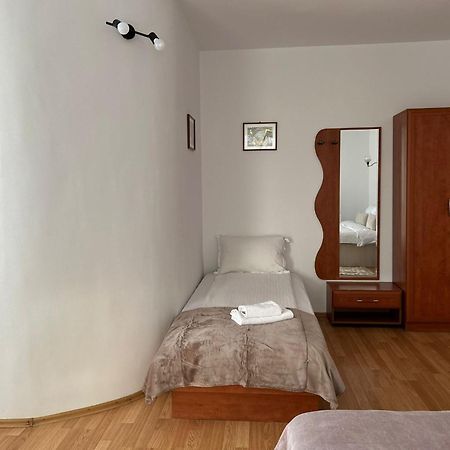 Ambra Room'S Brasov Exterior photo