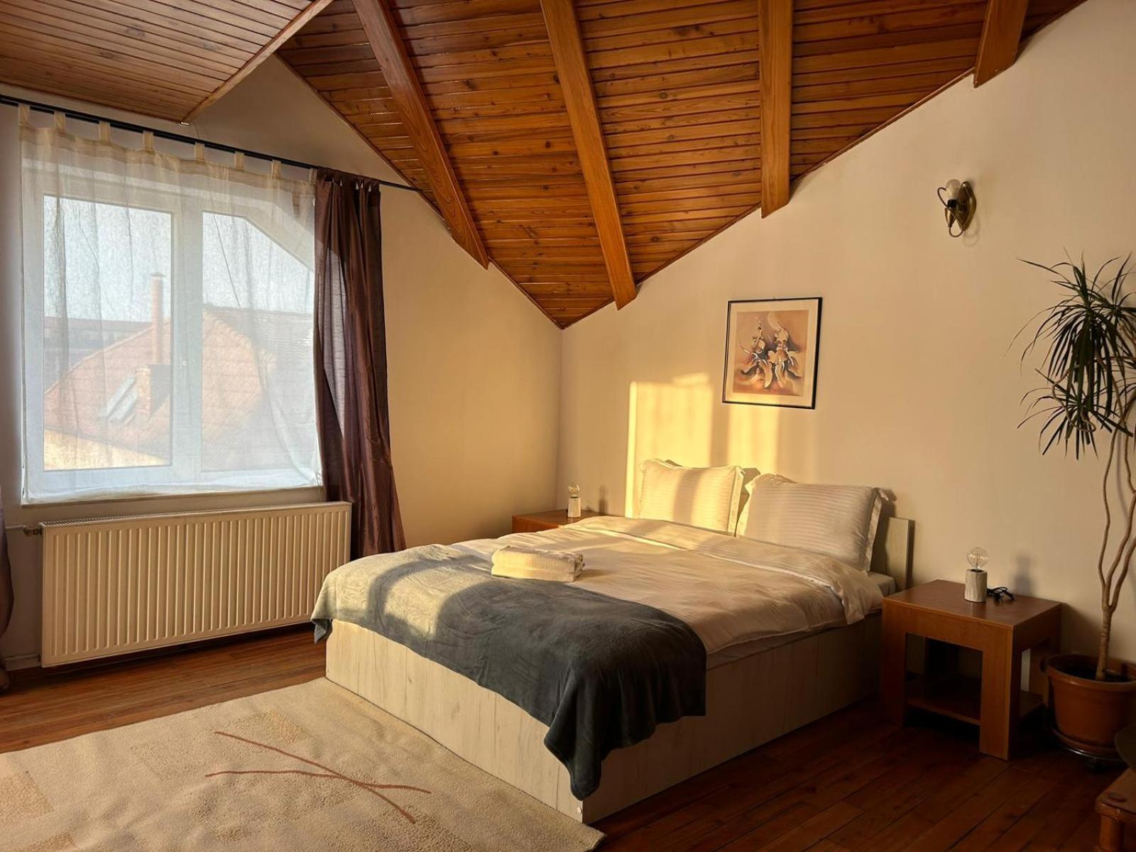 Ambra Room'S Brasov Exterior photo