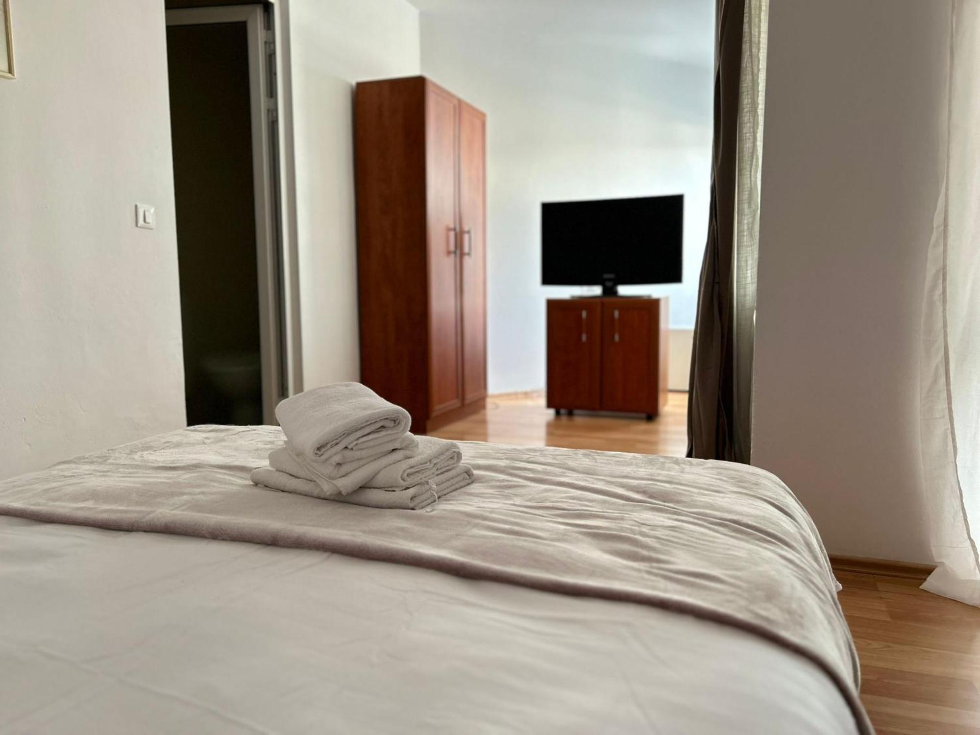 Ambra Room'S Brasov Exterior photo