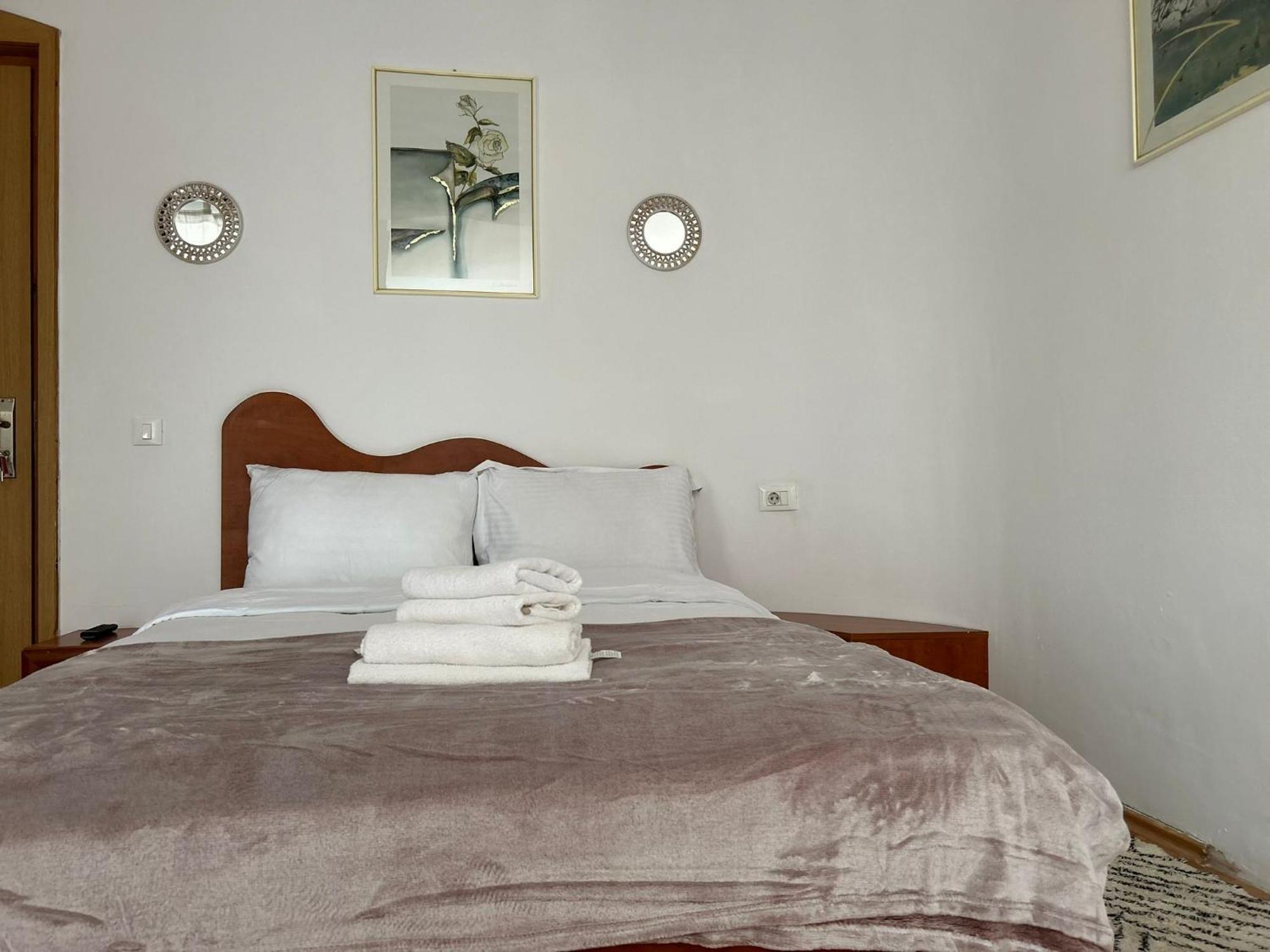 Ambra Room'S Brasov Exterior photo