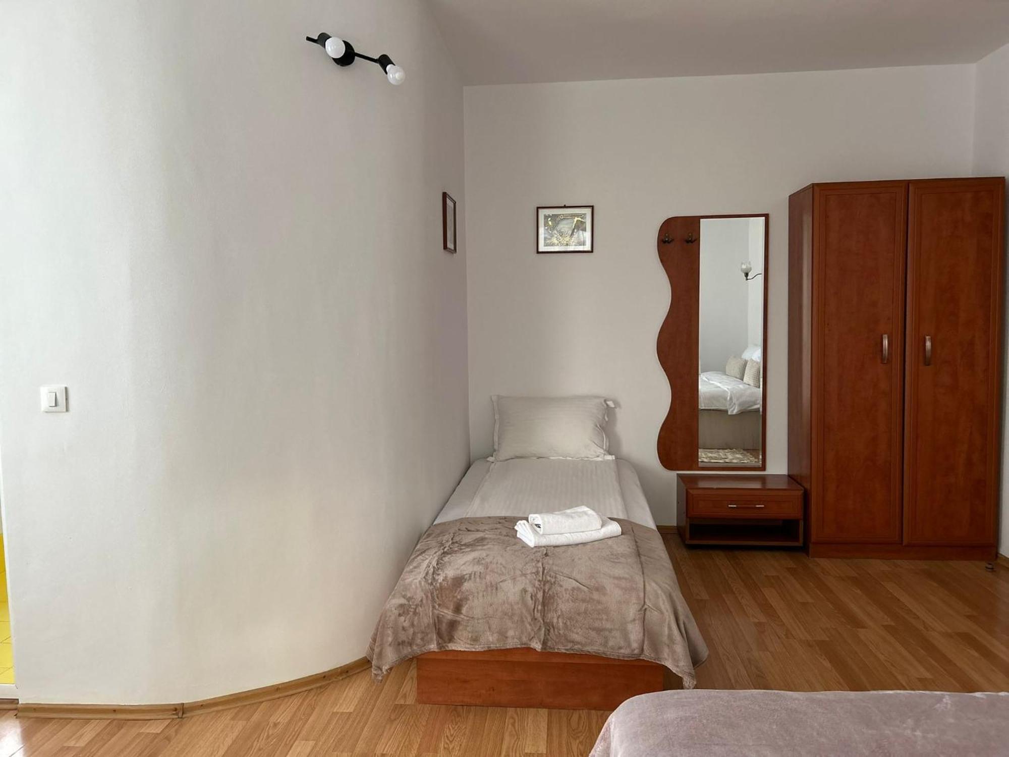 Ambra Room'S Brasov Exterior photo